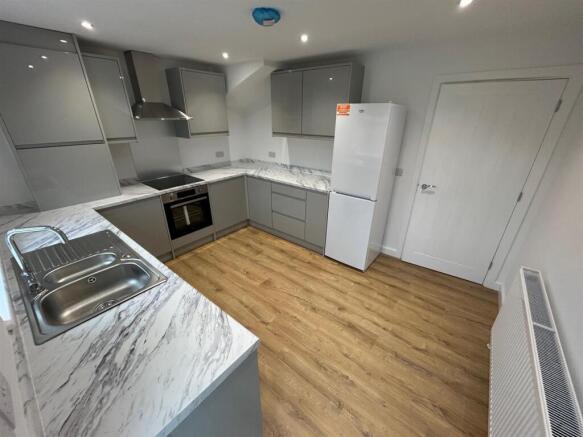 kitchen 3.jpg
