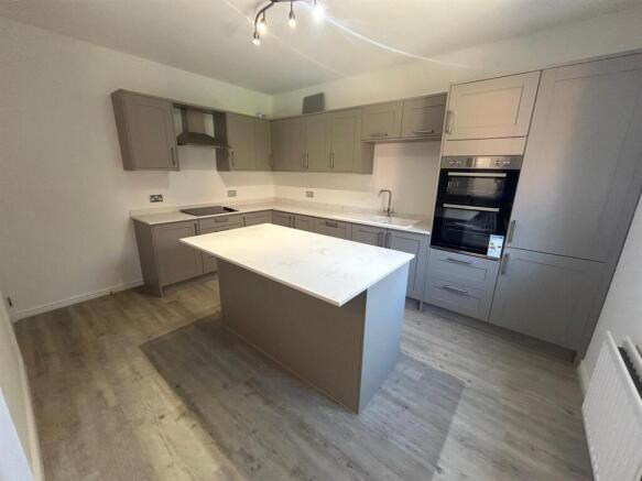 kitchen 1.jpg
