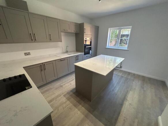 kitchen 2.jpg