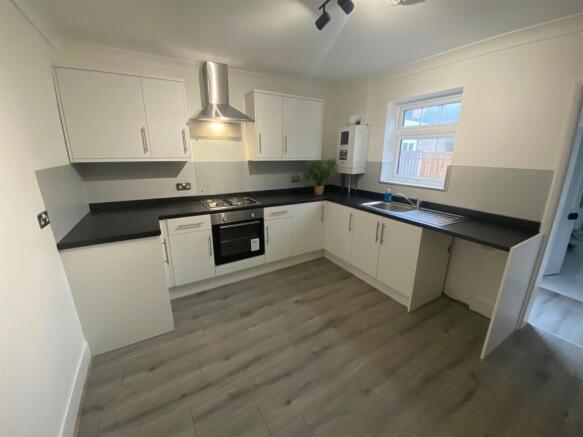 kitchen 1.jpg