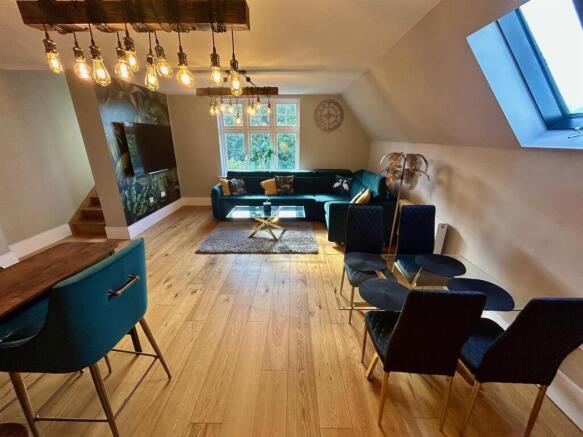 lounge 2.jpg