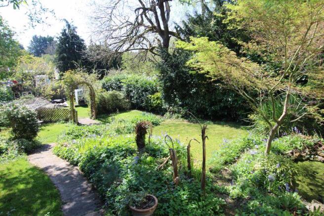 GARDEN 