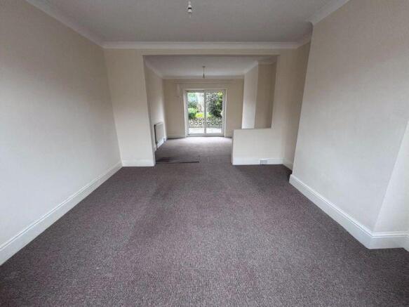 lounge/dining room
