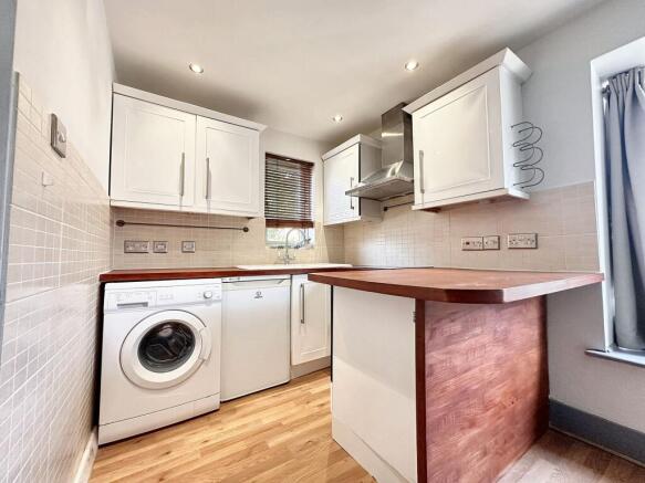 Kitchen/Studio Room