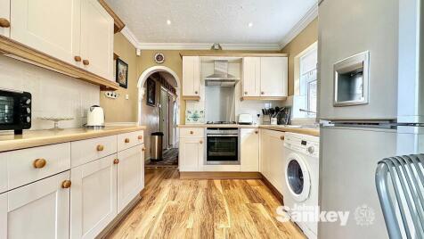 Crookes Avenue, Pleasley, NG19