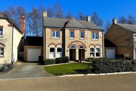 Beatrice Place, Fairfield, Hitchin, SG5