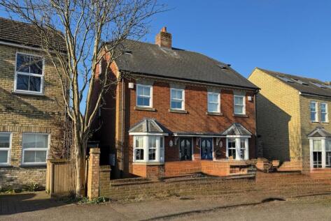 Clifton Road, Henlow, SG16