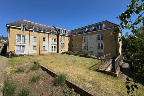 Grove Road, Hitchin, SG4