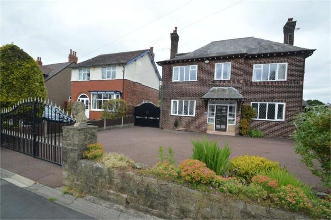 4 bedroom detached house for sale in Dialstone Lane, Offerton