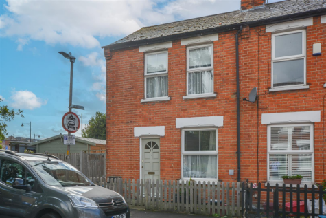 North Road Avenue, Brentwood