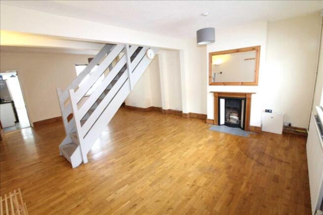 LOUNGE/DINING ROOM