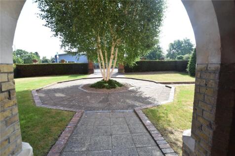 Farnborough Road, Farnborough, Hampshire, GU14