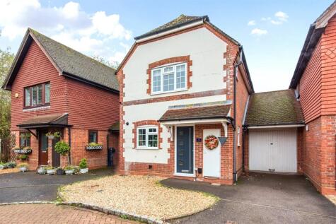 Baywood Close, Farnborough, Hampshire, GU14