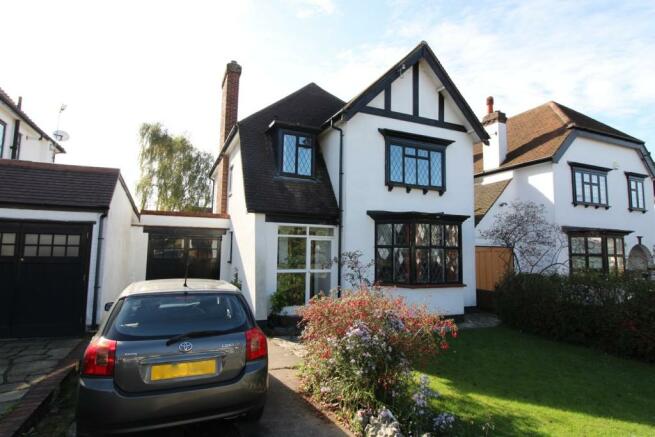 3 bedroom detached house for sale in Greencourt Road 