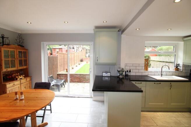 3 bedroom terraced house for sale in Barnfield Road, Orpington, BR5, BR5