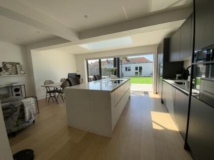 Laburnum Walk, Hornchurch, Essex, RM12 5RJ