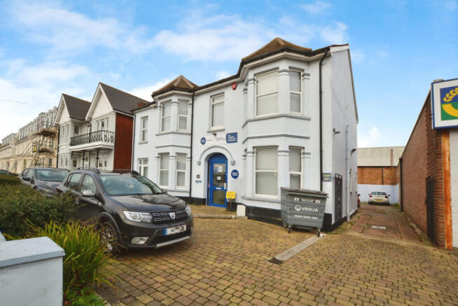 LARGE DETACHED PROPERTY