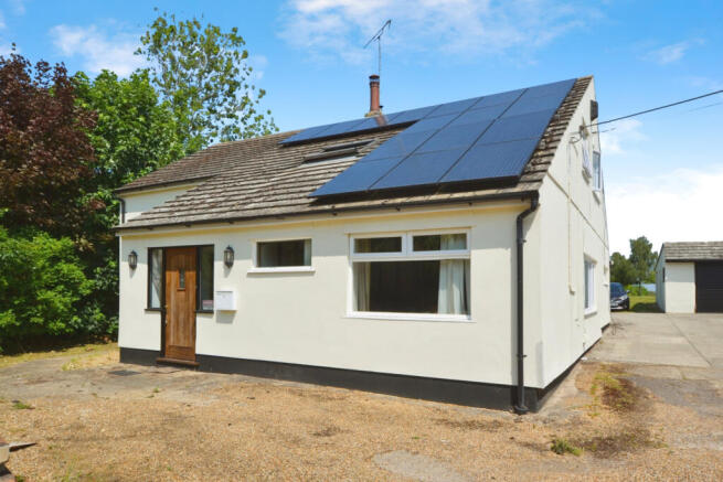 STUNNING FIVE BEDROOM DETACHED HOUSE FOR SALE