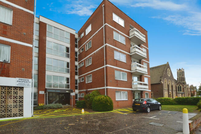 TWO BEDROOM SECOND FLOOR FLAT TO RENT