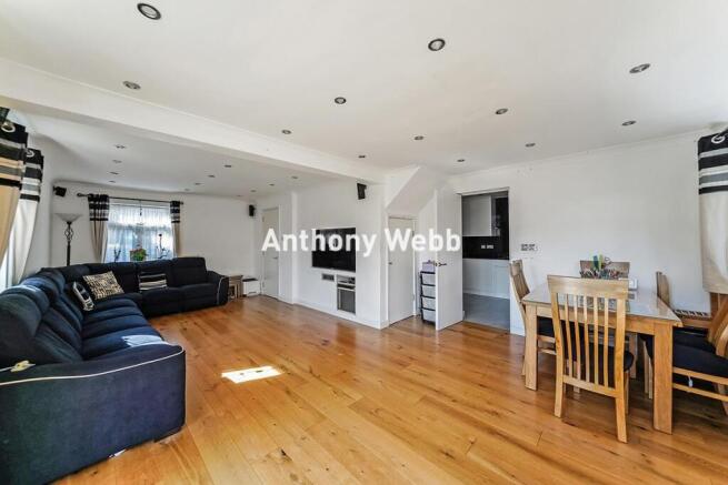 Reception/dining room