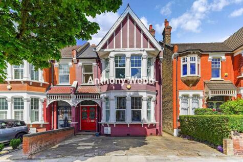 Grovelands Road, Palmers Green, N13