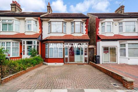 Hazelwood Lane, Palmers Green, N13
