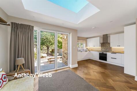 New River Crescent, Palmers Green N13