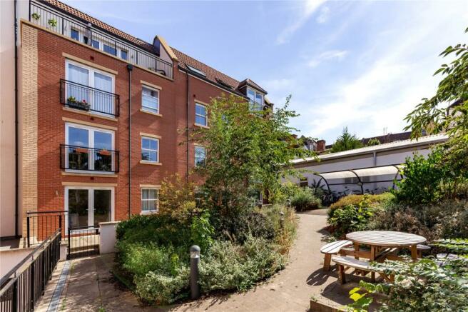 2 bedroom apartment  for sale Cotham