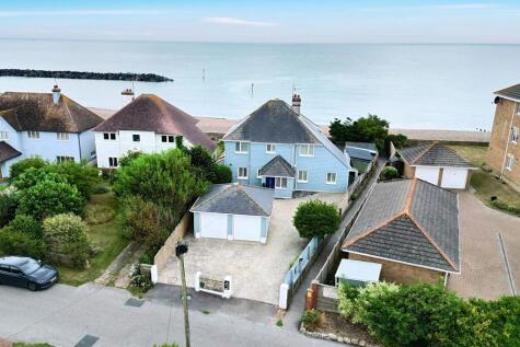 Southdean Close, Middleton-On-Sea, PO22