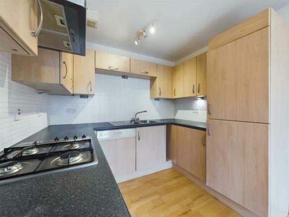 2 bedroom flat for rent in 29 Osborne Mews, Osborne Road, Nether