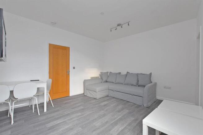 Living Room 2.jpg