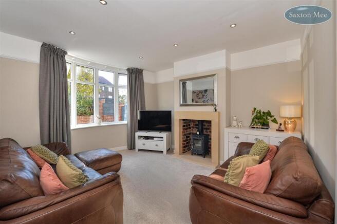 54 Stanwood Crescent - lounge 3725.jpg