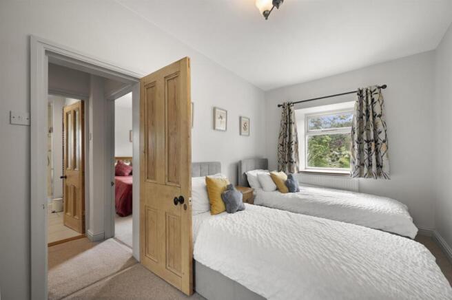 Saxton Mee The Bobbin 0014.jpg