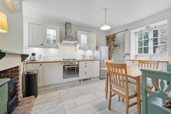 Saxton Mee Wainstones 422.jpg