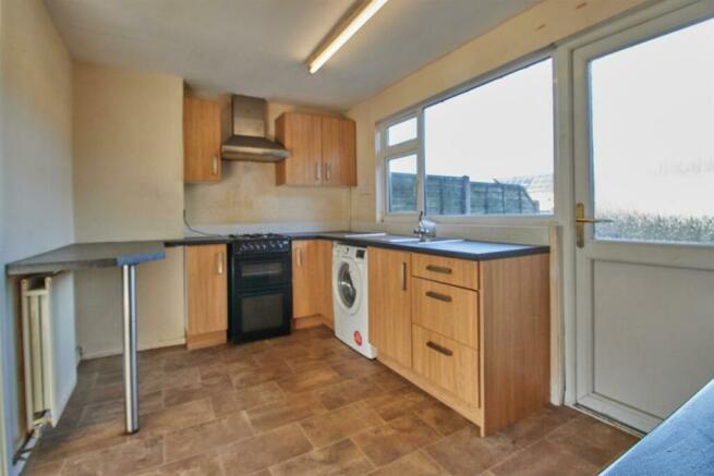 FITTED BREAKFAST KITCHEN TO REAR
