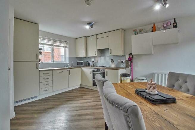 FITTED DINING KITCHEN