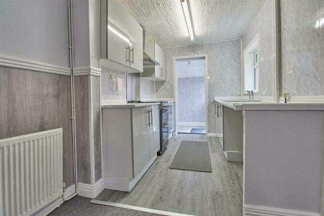 Refitted L-shape open plan dining kitchen to rear