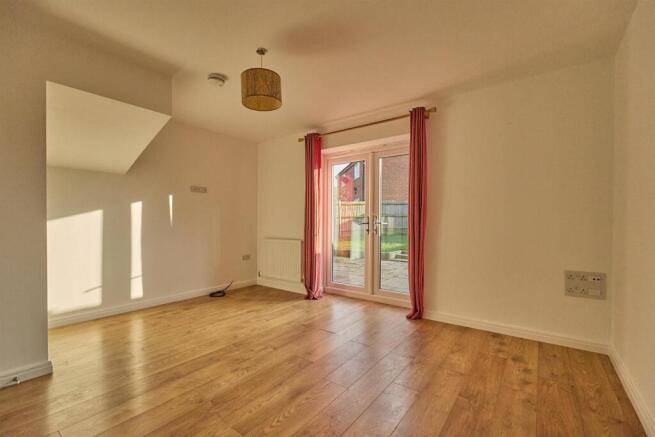 Dining/Lounge Area