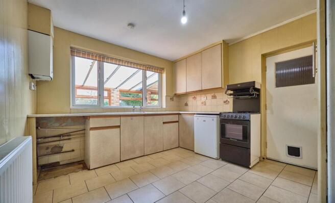 DINING KITCHEN TO REAR