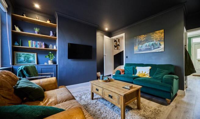 LOUNGE