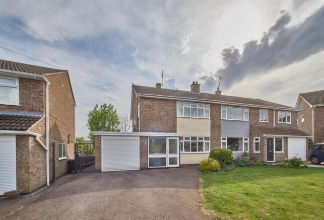 13 Woodstock Close BB 5.jpg
