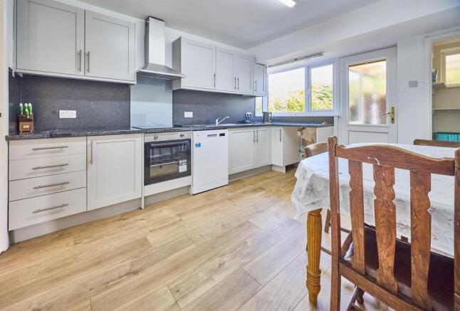REFITTED DINING KITCHEN TO SIDE