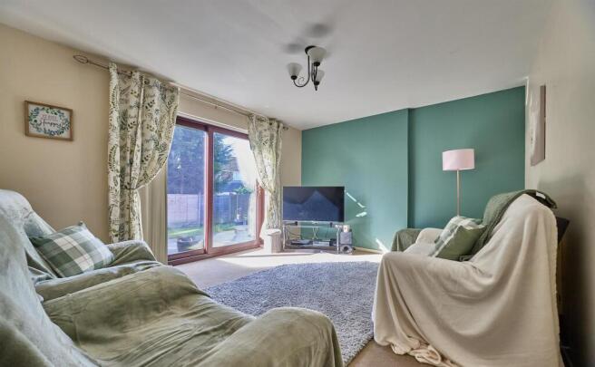 LOUNGE DINER TO REAR