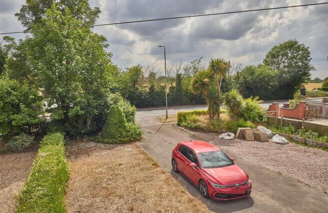 140 Hinckley Road BW 1.jpg