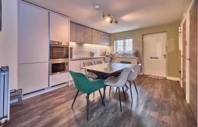 11 Notleyfield Close HK 9.jpg