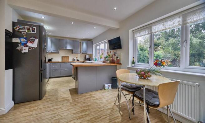 85 Brookside BB 8.jpg