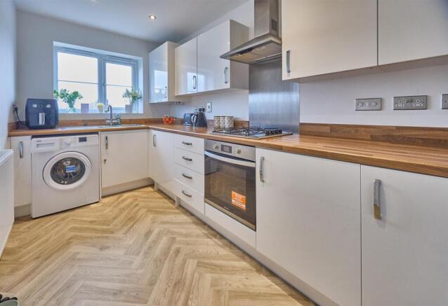 Fitted Kitchen to Front