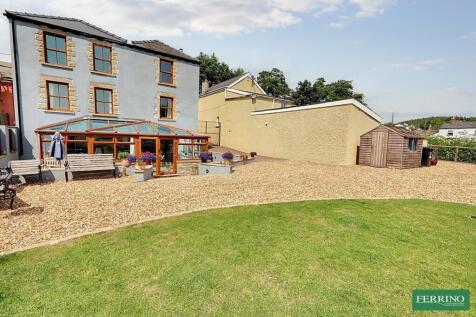 (Outstanding Family Home), Whitecroft, Lydney, Gloucestershire. GL15 4PE