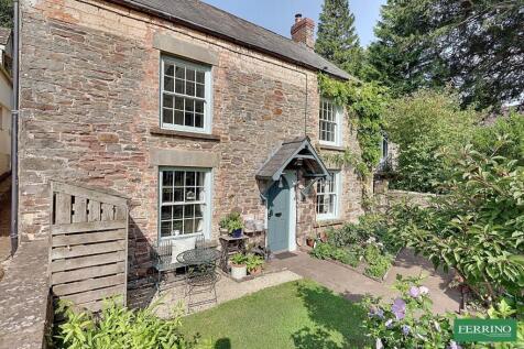 (4 Beds and Beautiful Garden), Gatcombe, Blakeney, Gloucestershire. GL15 4AU