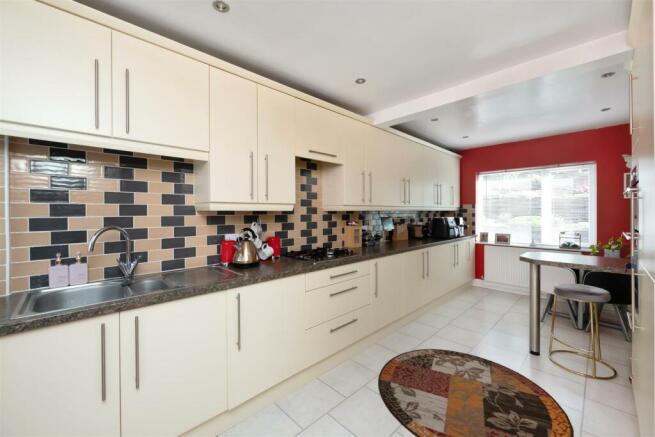Kitchen/Dining Room